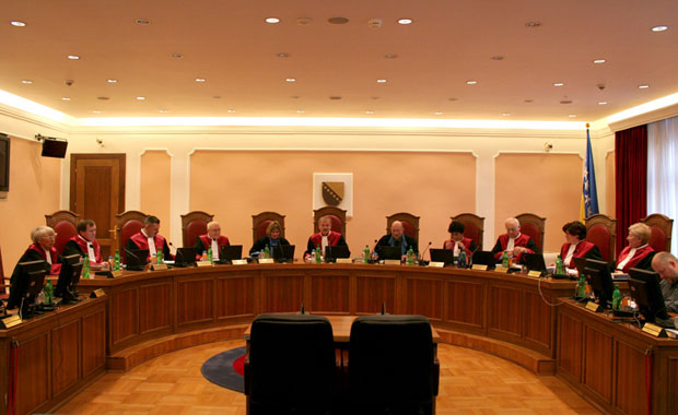 СНСД: Крај за стране судије?